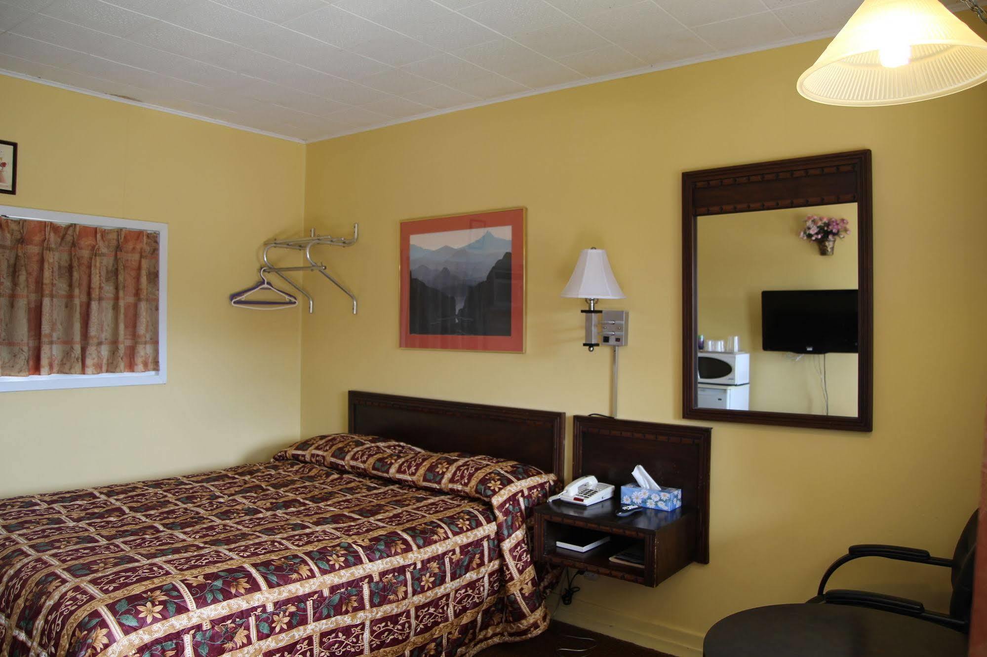 Hillside Inn Pembroke Kültér fotó